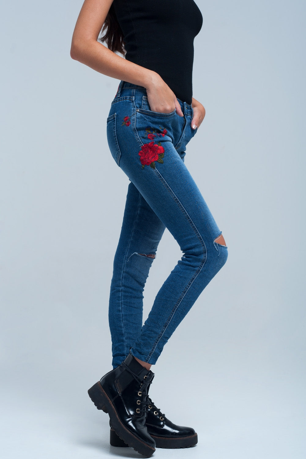 Vaqueros pitillo con detalle bordado