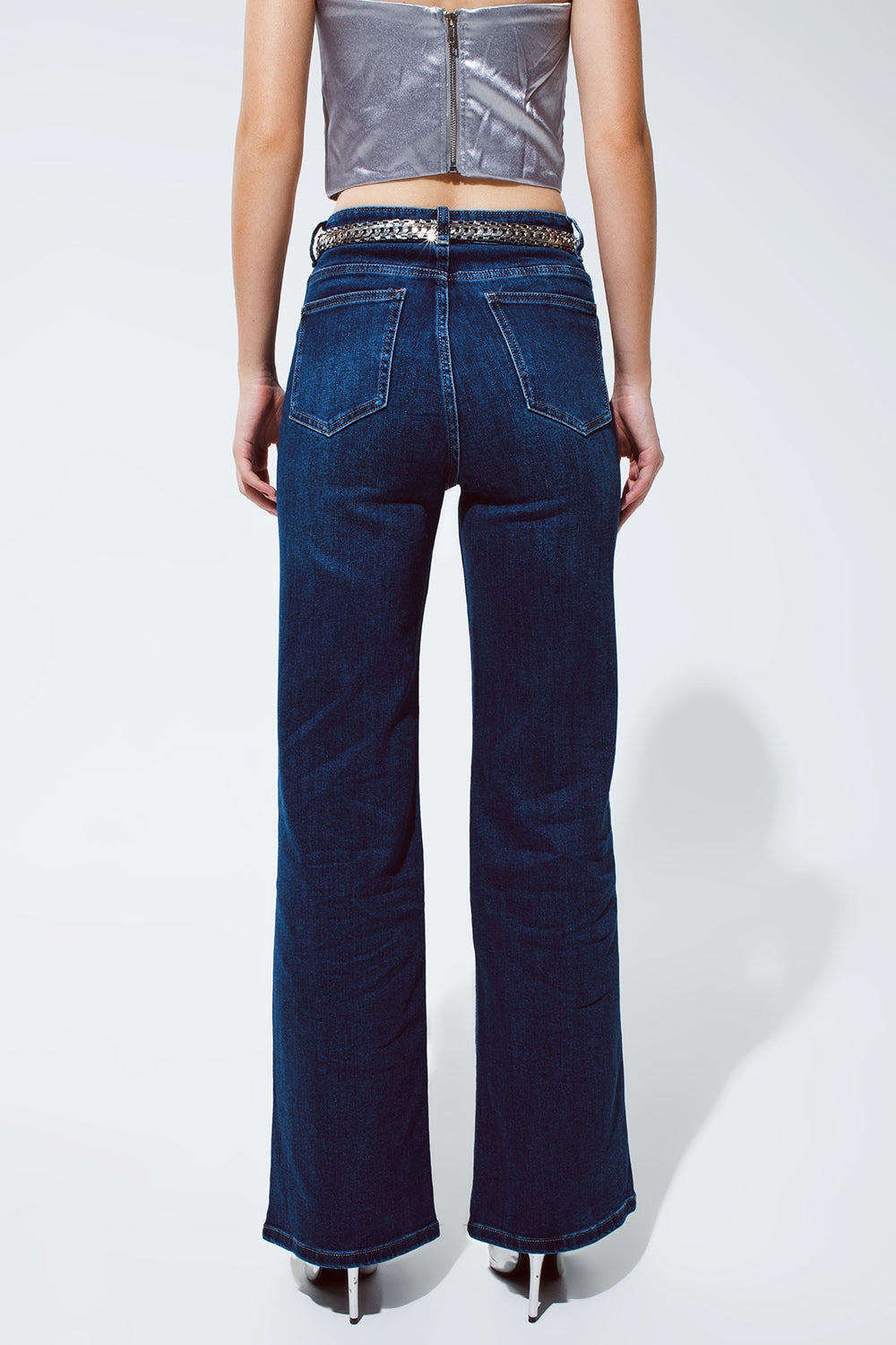 Vaqueros de pierna recta con detalle de strass en azul