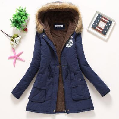 Parka informal de longitud media y larga con capucha