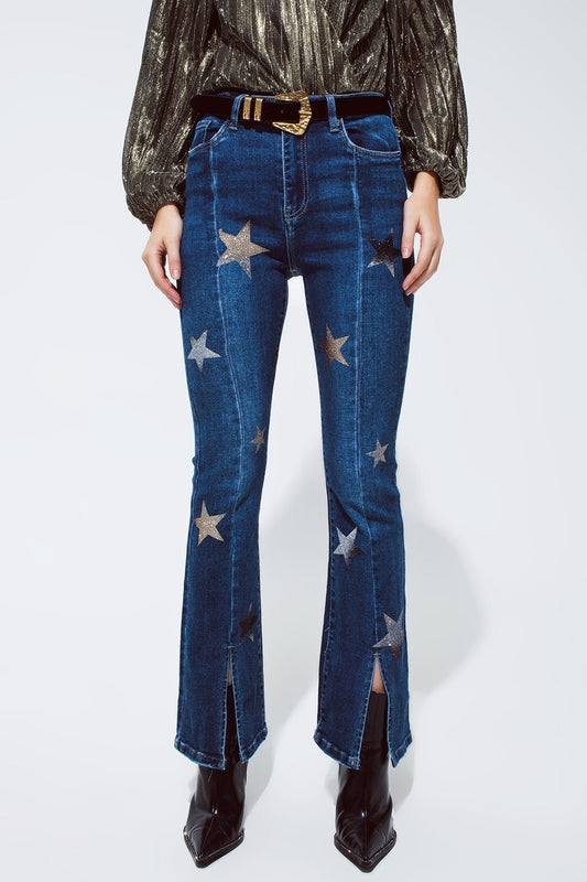 Vaqueros acampanados con detalle de estrellas brillantes en azul