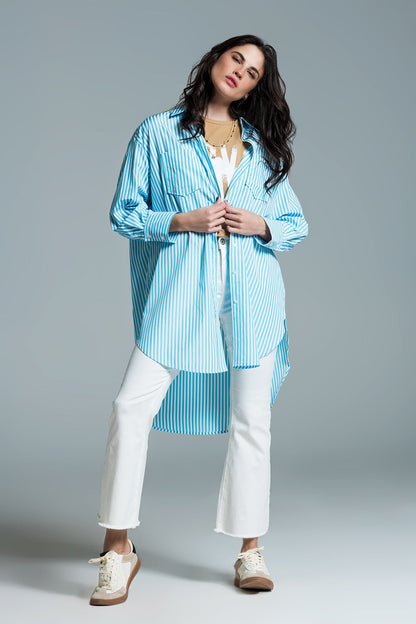 Blusa oversize celeste con rayas blancas