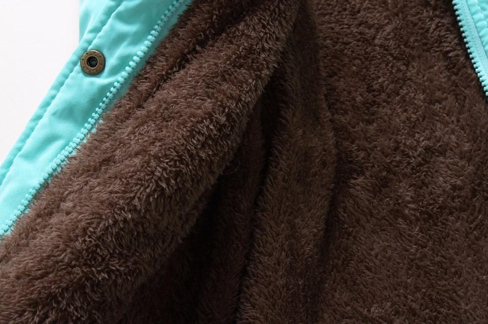 Parka informal de longitud media y larga con capucha