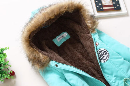Parka informal de longitud media y larga con capucha