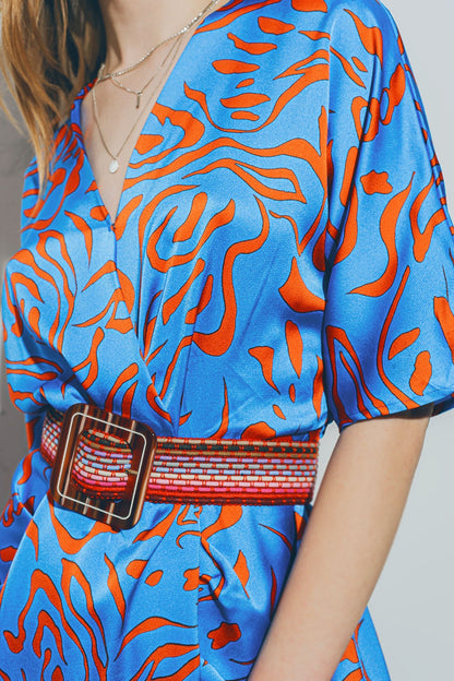 Vestido midi de satén con escote en V en azul