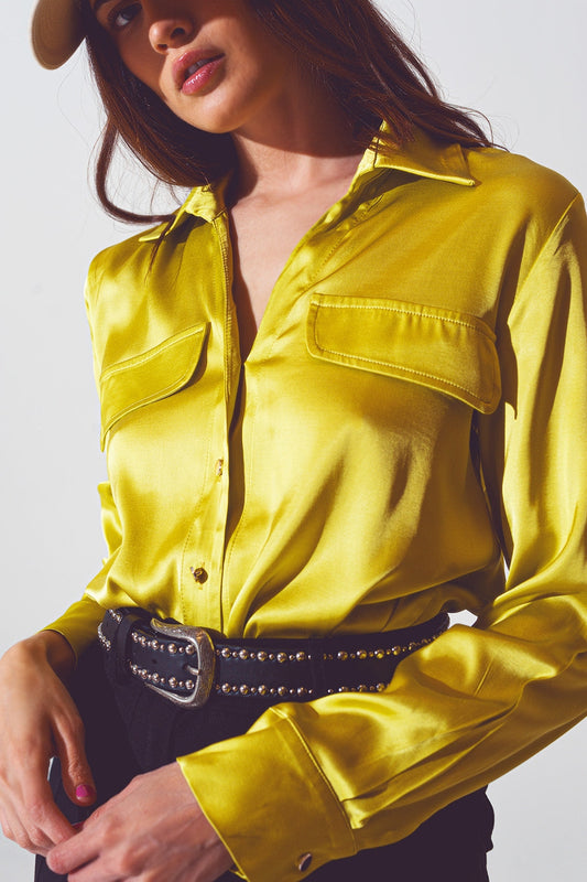 Blusa de satén en color verde lima