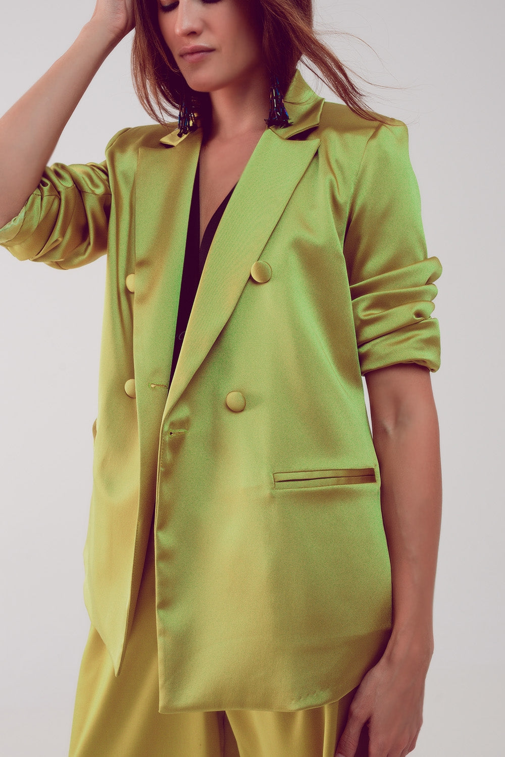 Blazer cruzado de satén entallado en color lima