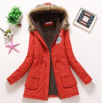Parka informal de longitud media y larga con capucha