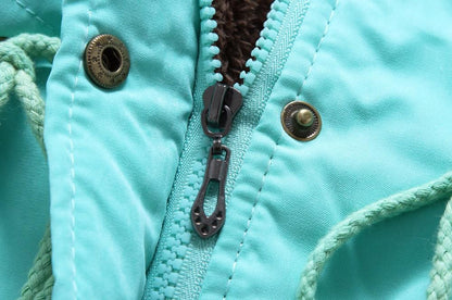 Parka informal de longitud media y larga con capucha