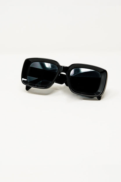 Gafas de sol rectangulares de gran tamaño con montura ancha en color negro