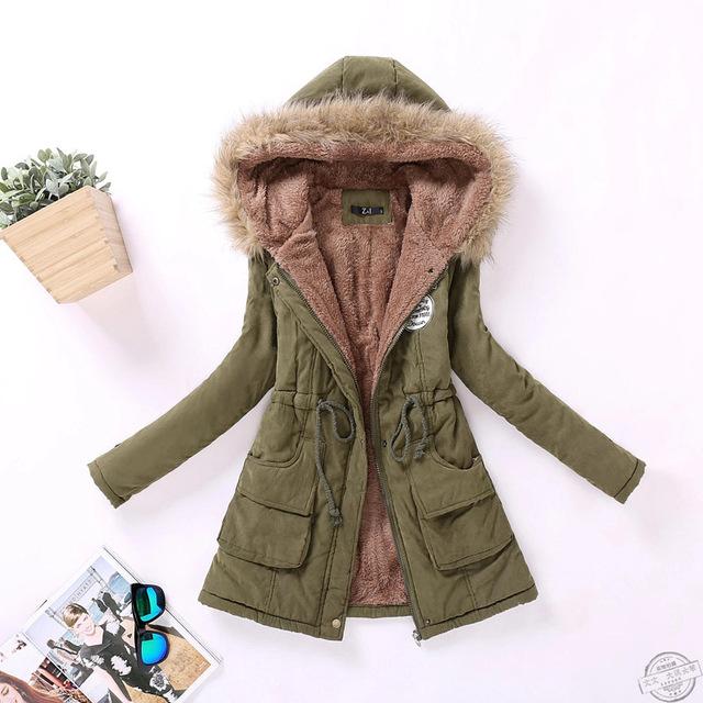 Parka informal de longitud media y larga con capucha